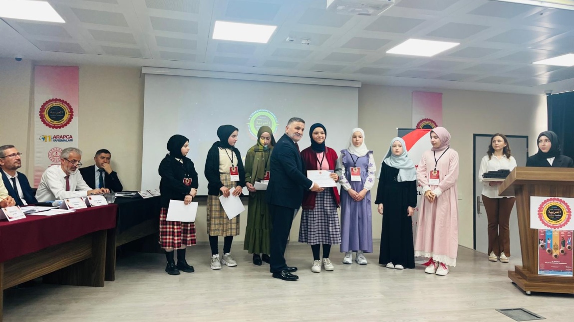 11. Arapça Bilgi ve Etkinlik Yarışmaları Şiir Okuma Kategorisinde Aldığımız Ödül
